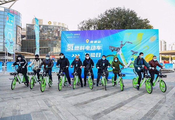 1分鐘換氫棒，續(xù)航70公里，天冷不“縮水”丨氫燃料共享單車通城“嘗鮮”